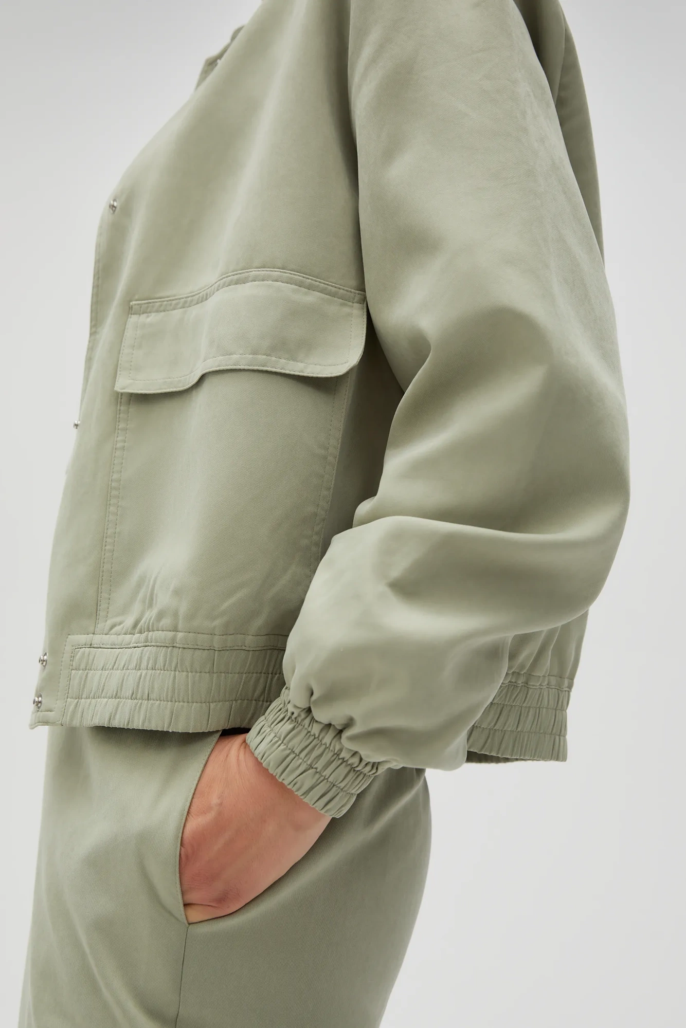 l ku 4600 olive 02 l ku 4600 olive 02