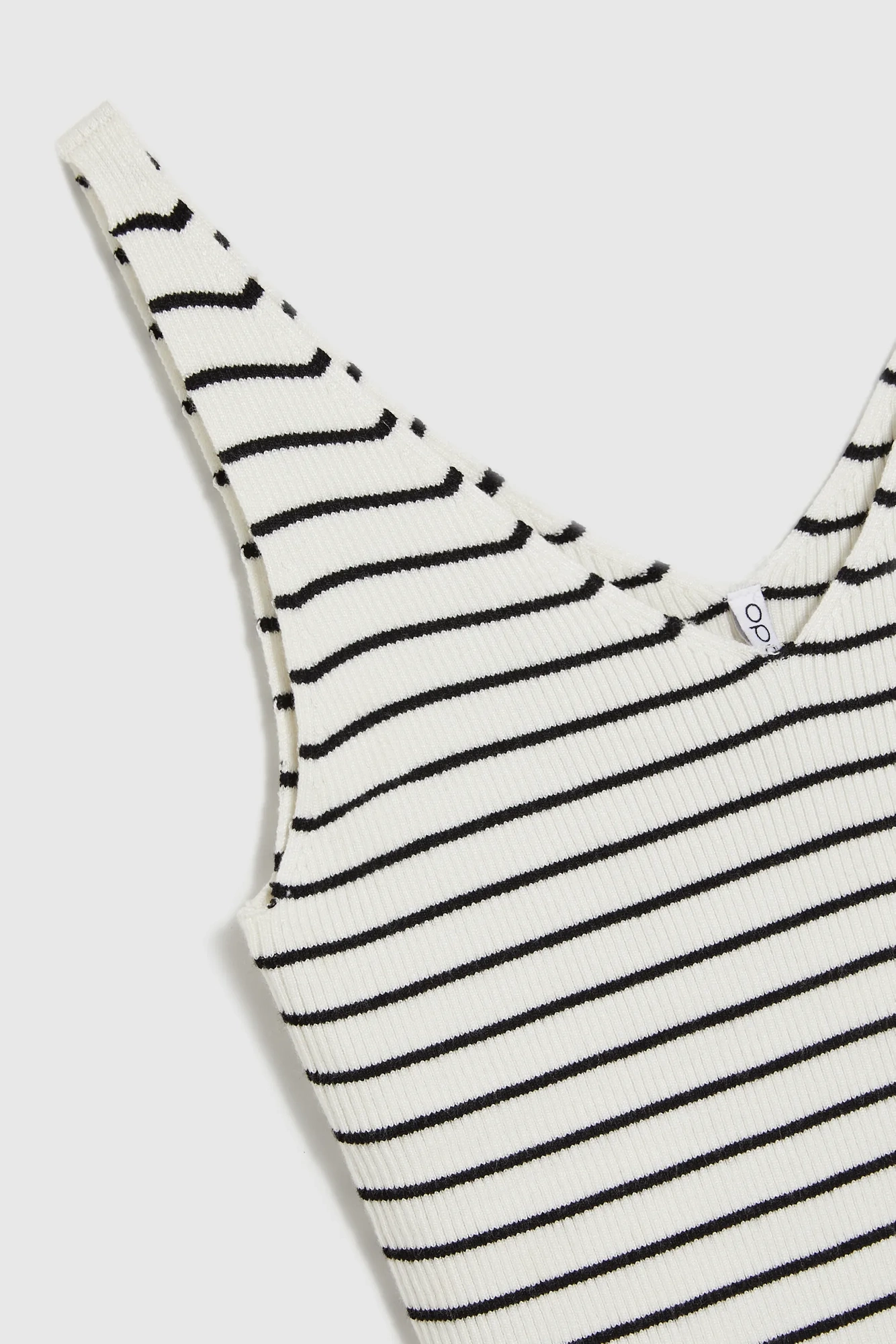 l ts 4715 white black 08 l ts 4715 white black 08