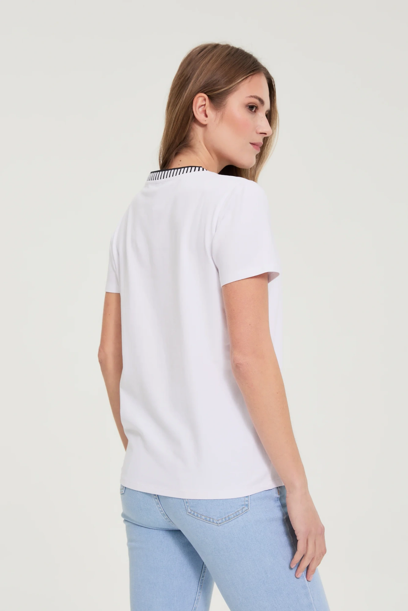 l ts 4928 white 04 l ts 4928 white 04