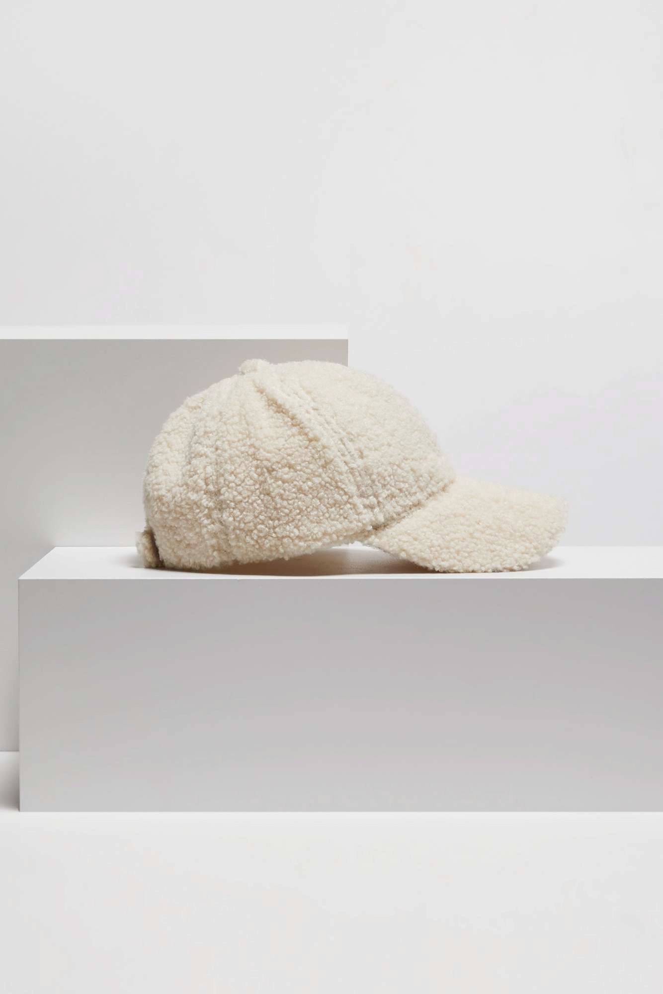 z cz 4216 off white 01 z cz 4216 off white 01