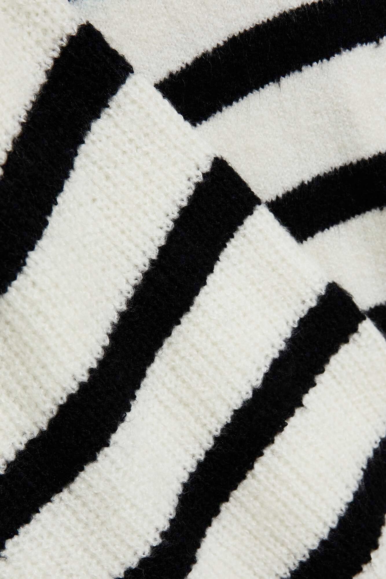 z sw 4218 off white black 08 z sw 4218 off white black 08