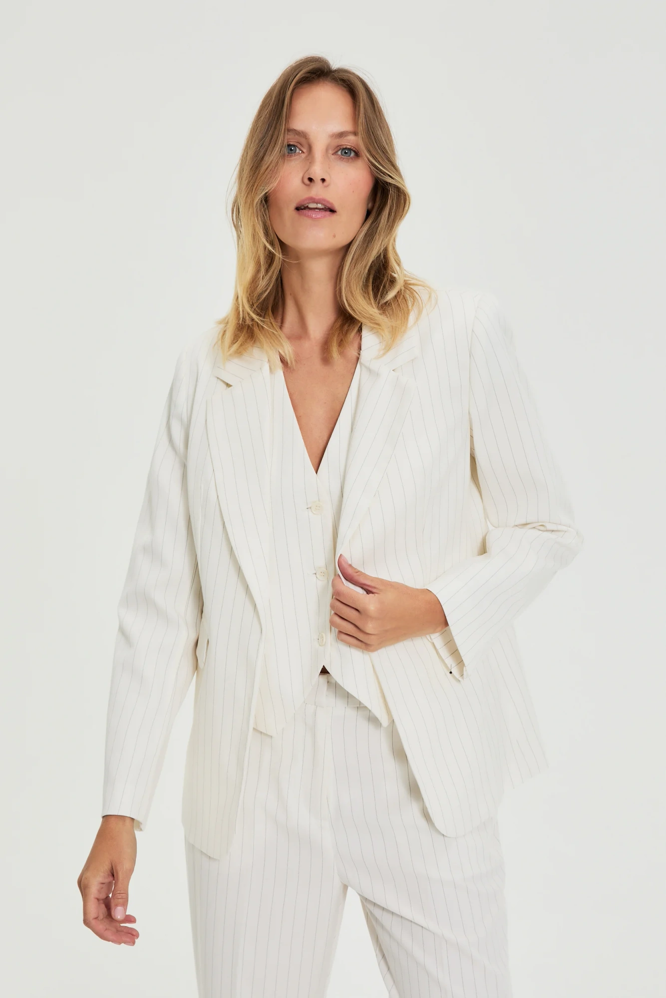 l mr 4930 off white 06 l mr 4930 off white 06