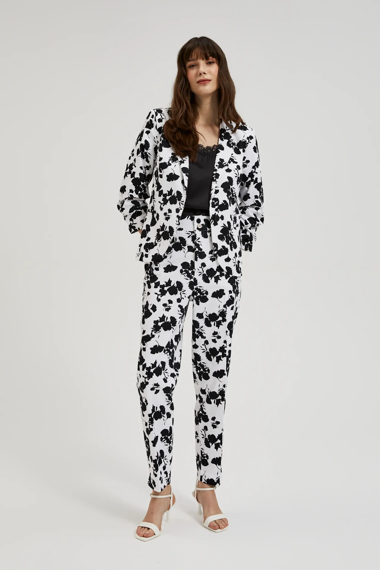 l sp 4312 black white 01 l sp 4312 black white 01