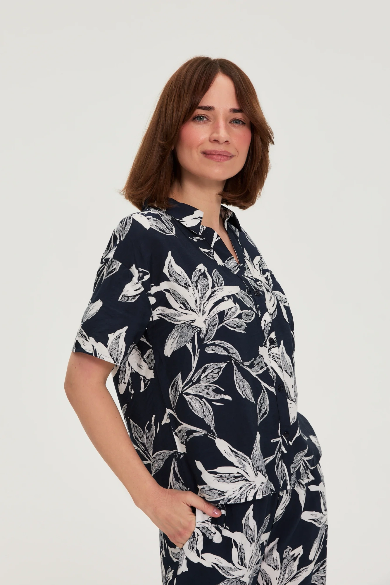 l ko 4946 d.navy 05 l ko 4946 d.navy 05