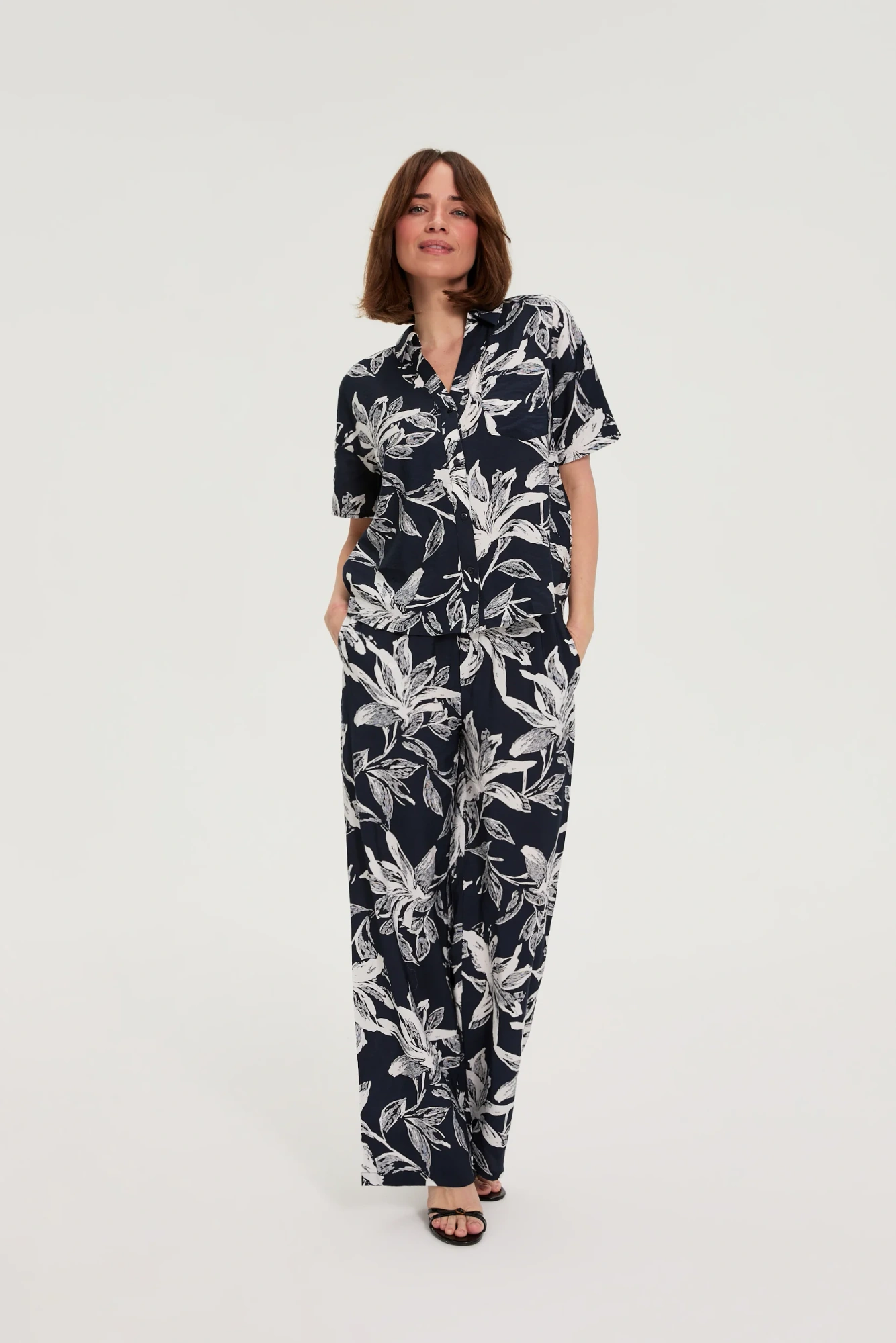 l sp 4939 d.navy 02 l sp 4939 d.navy 02