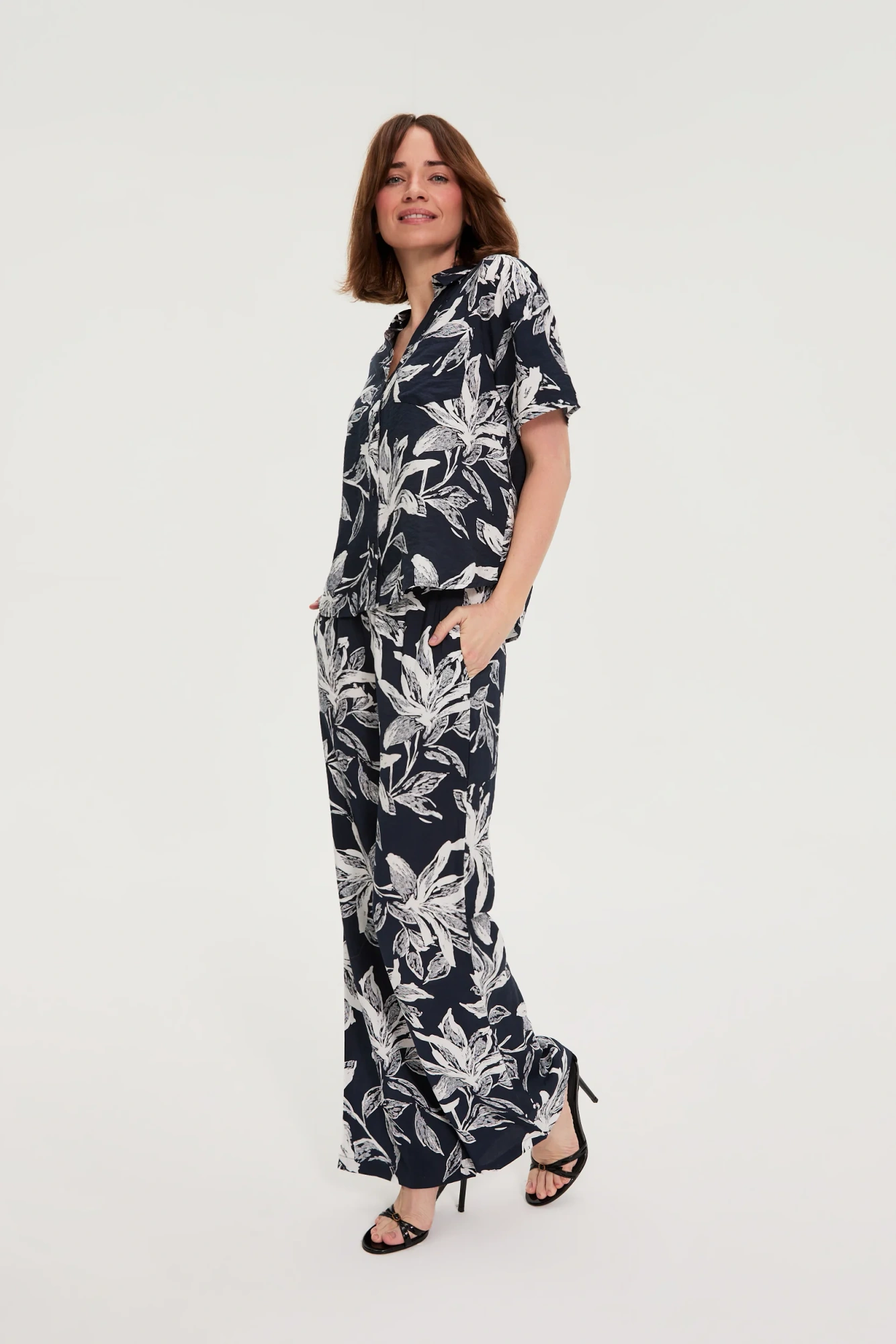 l sp 4939 d.navy 03 l sp 4939 d.navy 03