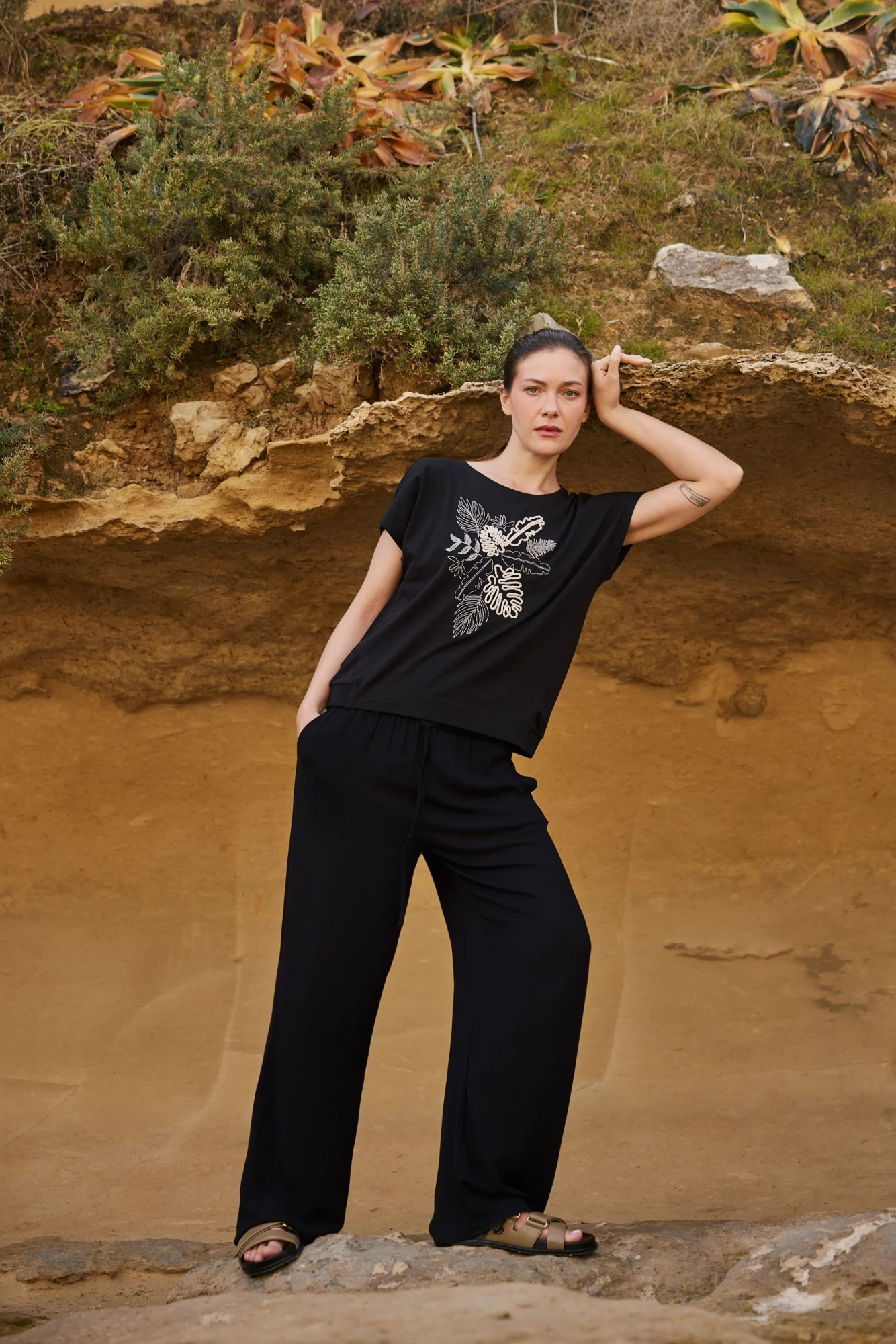 l ts 4987 black 02 l ts 4987 black 02